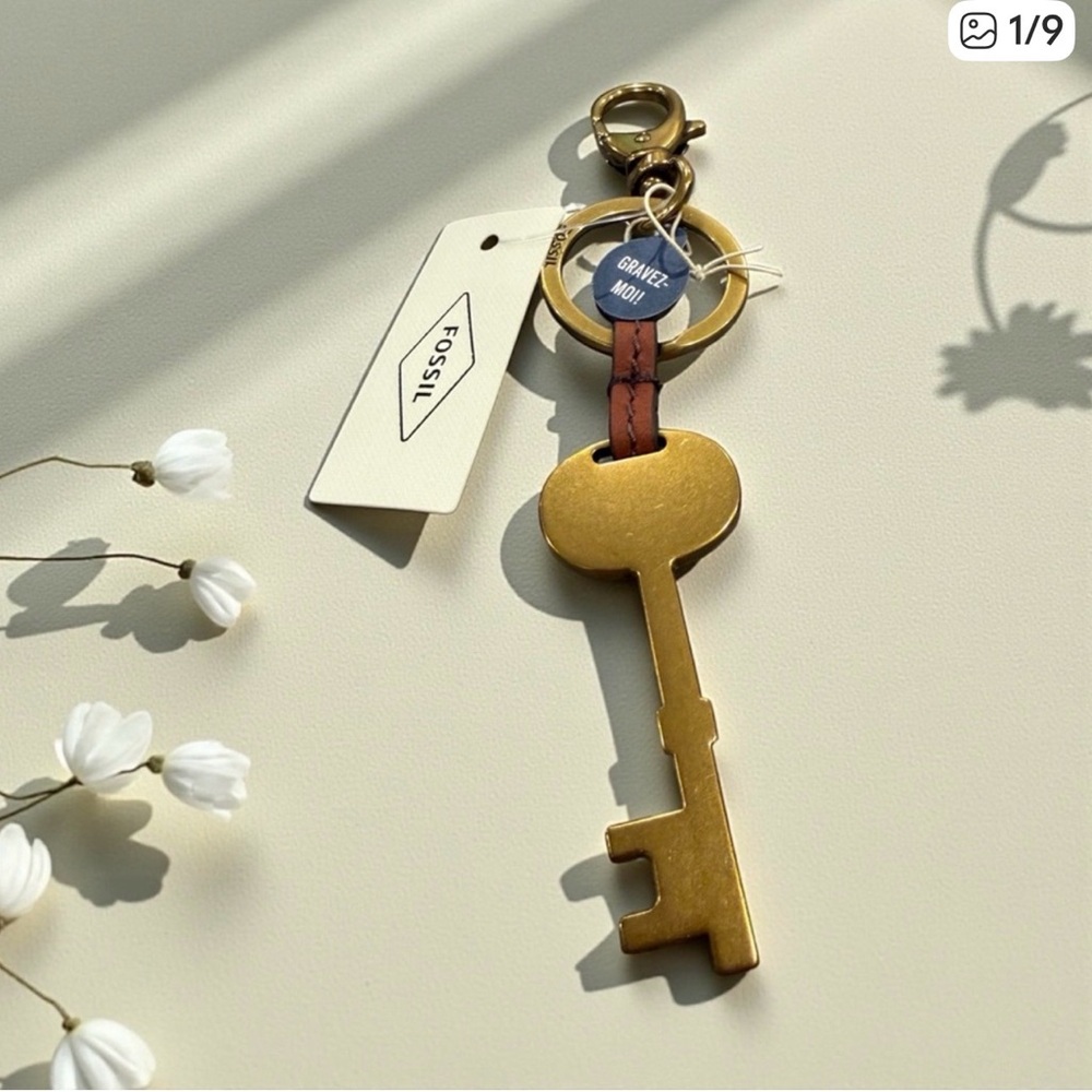 NWT Fossil Gold Key Bag Charm Keychain Leather Accent Vintage Style